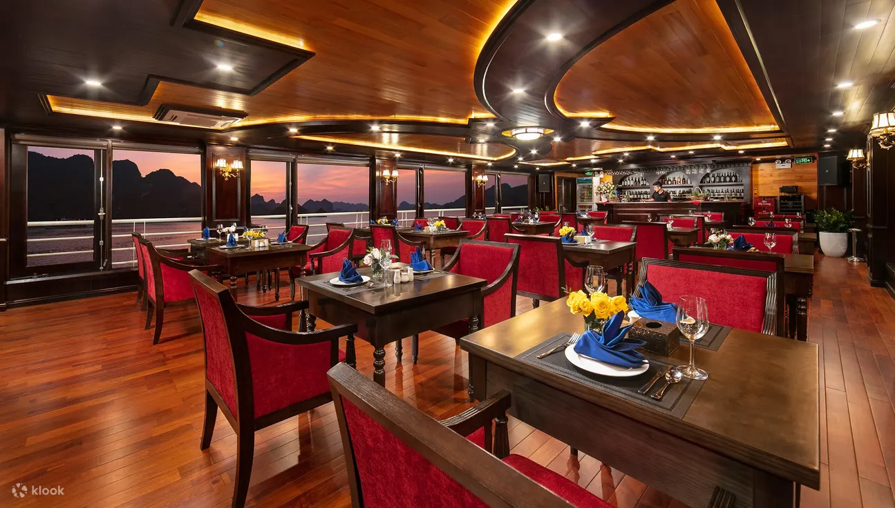 dining area of cruise
